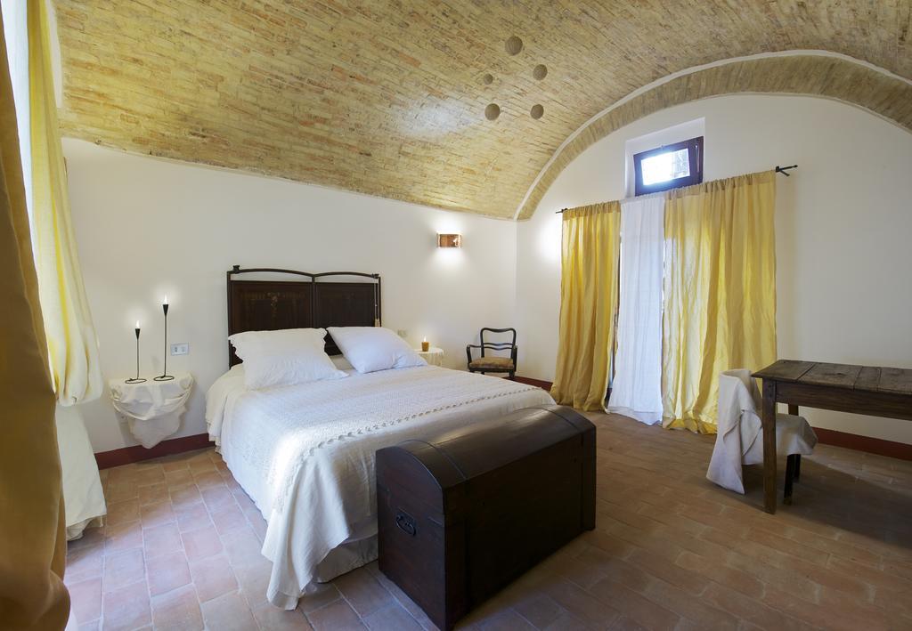 Bed and Breakfast Torre Della Botonta Castel Ritaldi Номер фото